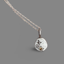 Load image into Gallery viewer, Flower Sapphire Necklace