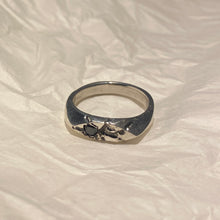 Load image into Gallery viewer, Silver Fracture Ring